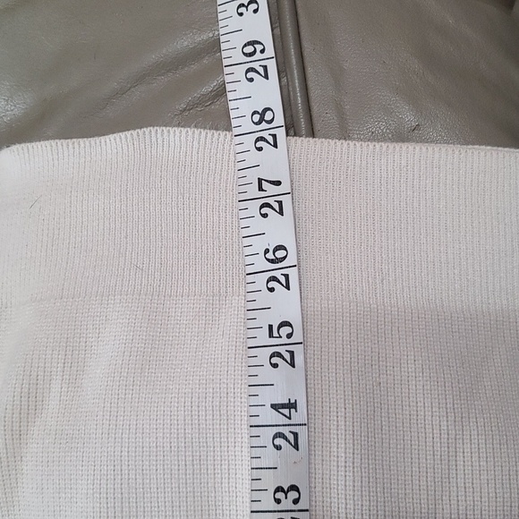 Eddie Bauer Golf Mens Sweater Vest Cream W/Navy Trim V-neck EB-Tek Sz EUC XL - Picture 8 of 8